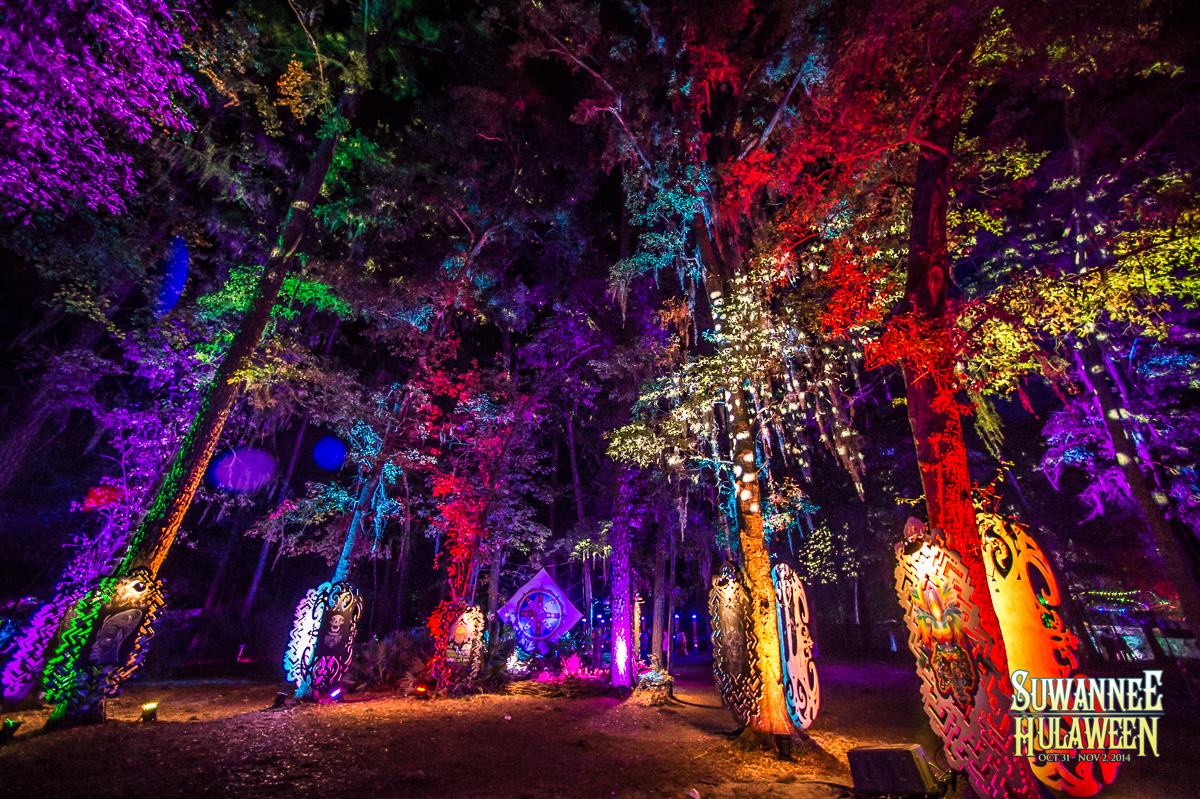 Late Night at Hulaween. Photo by: Josh Timmermans