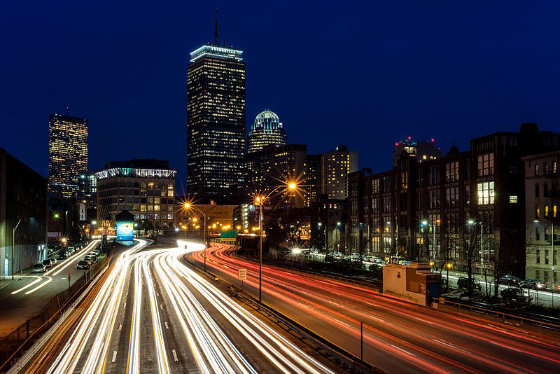 Traffic streaming through downtown Boston. Photo by: Robbie Shade / Wikimedia Commons