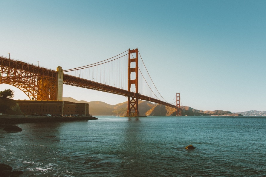 San Francisco's Golden Gate Bridge. Travel to the hottest spots in the US this August. Photo by: Pexels / unsplash.com