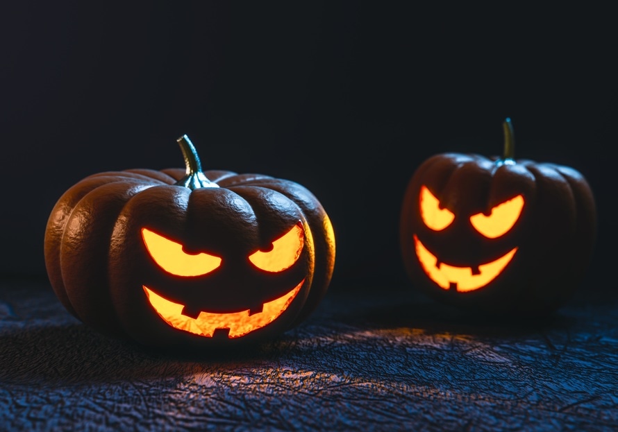 Halloween jack-o'-lanterns. Photo by: pexels.com