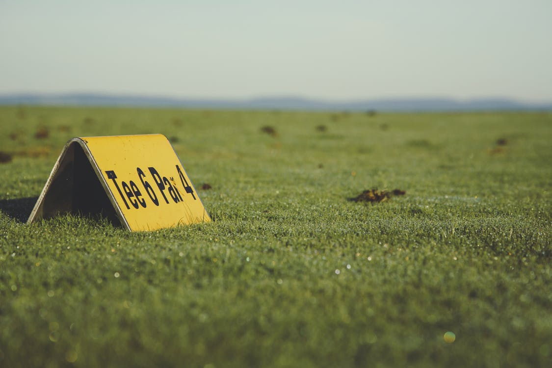 Golfing sign at the tee box. Photo by: Pexels.com