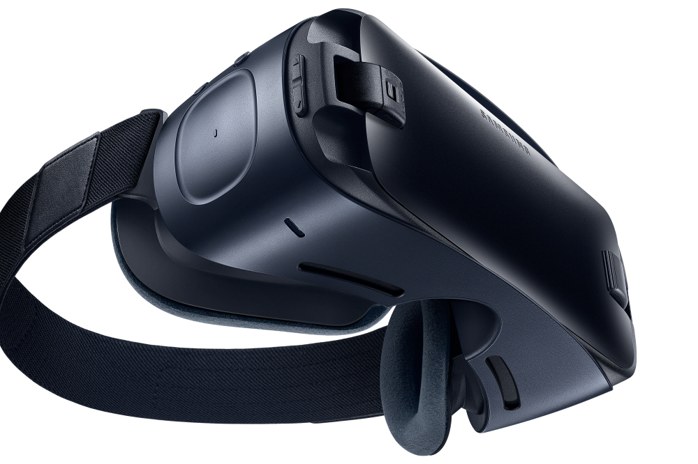 Samsung Gear VR. Photo by: Samsung Newsroom