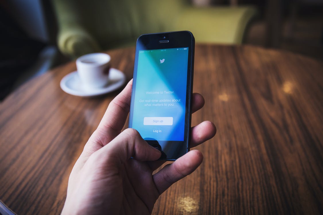 Twitter the application. Link up with https://lite.twitter.com/ for Twitter Lite on the Web. Photo by: Pexels.com
