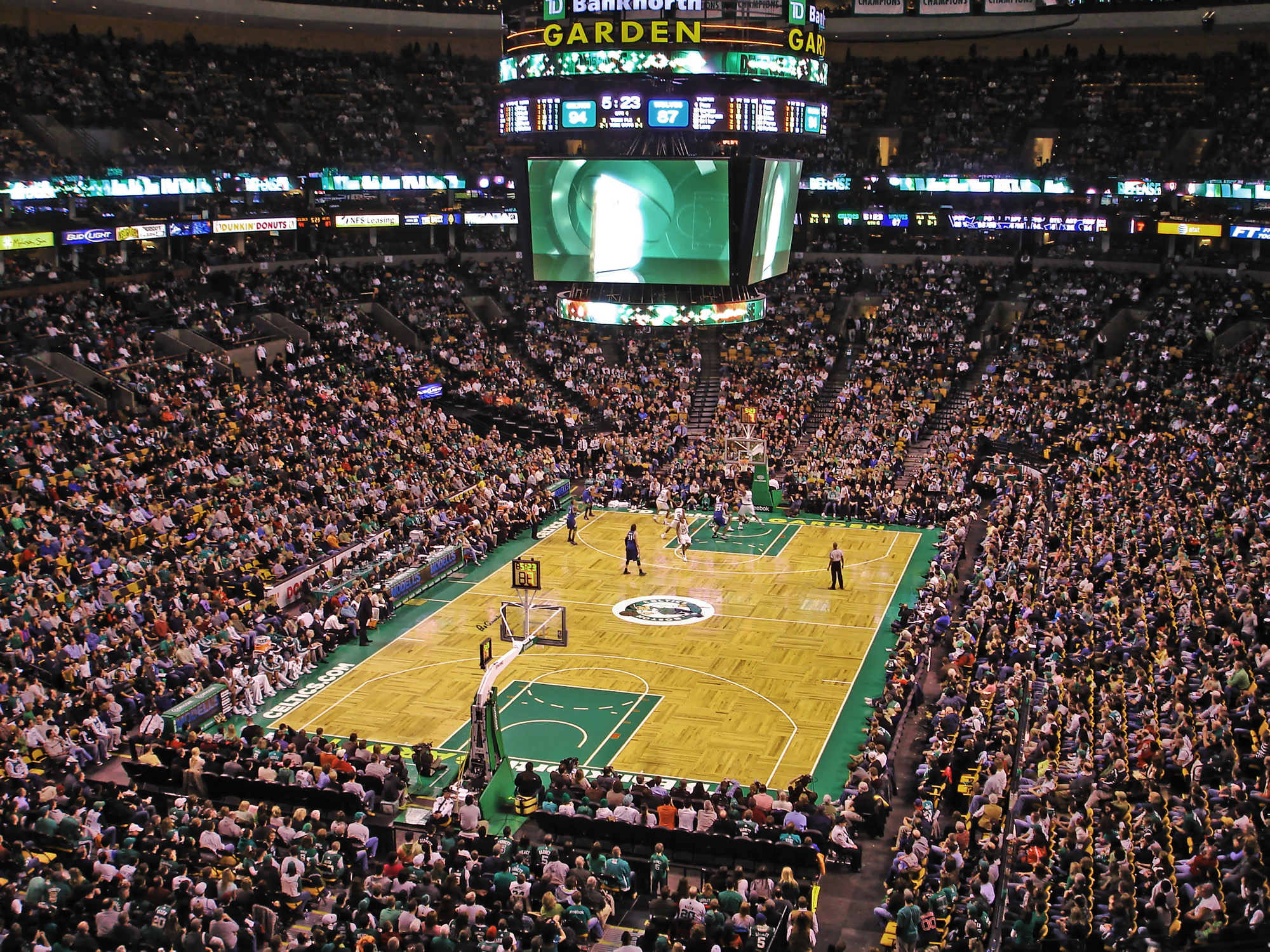 A Boston Celtics home game at the TD Garden. Photo by: Ktr101. Link at: https://goo.gl/llqfmq. Photo taken on February, 1 2009
