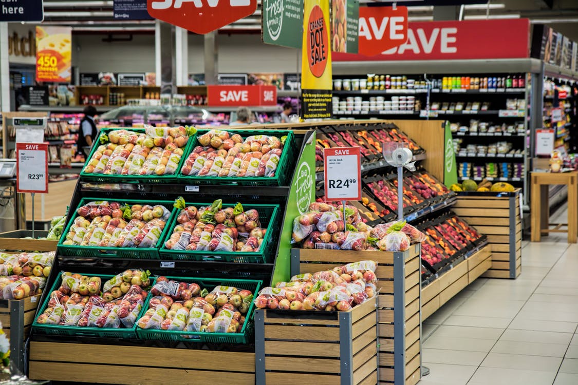 Produce in a grocery store. Photo by: Pexels.com
