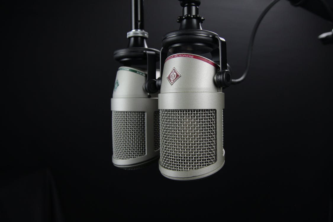 Microphones setup in a recording studio. Photo by: Pexels.com