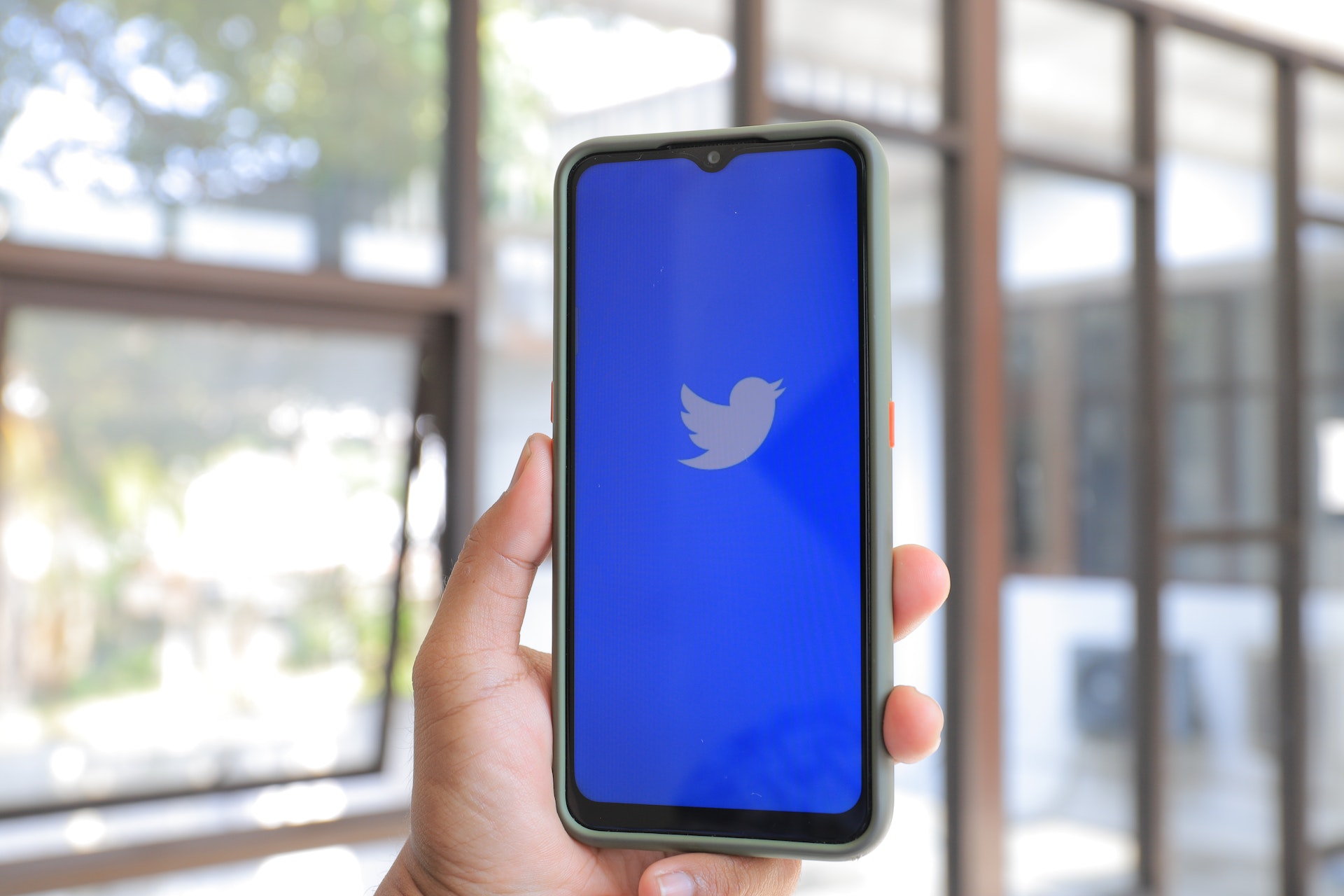 A smartphone with the Twitter app on display. Photo by: Pexels.com