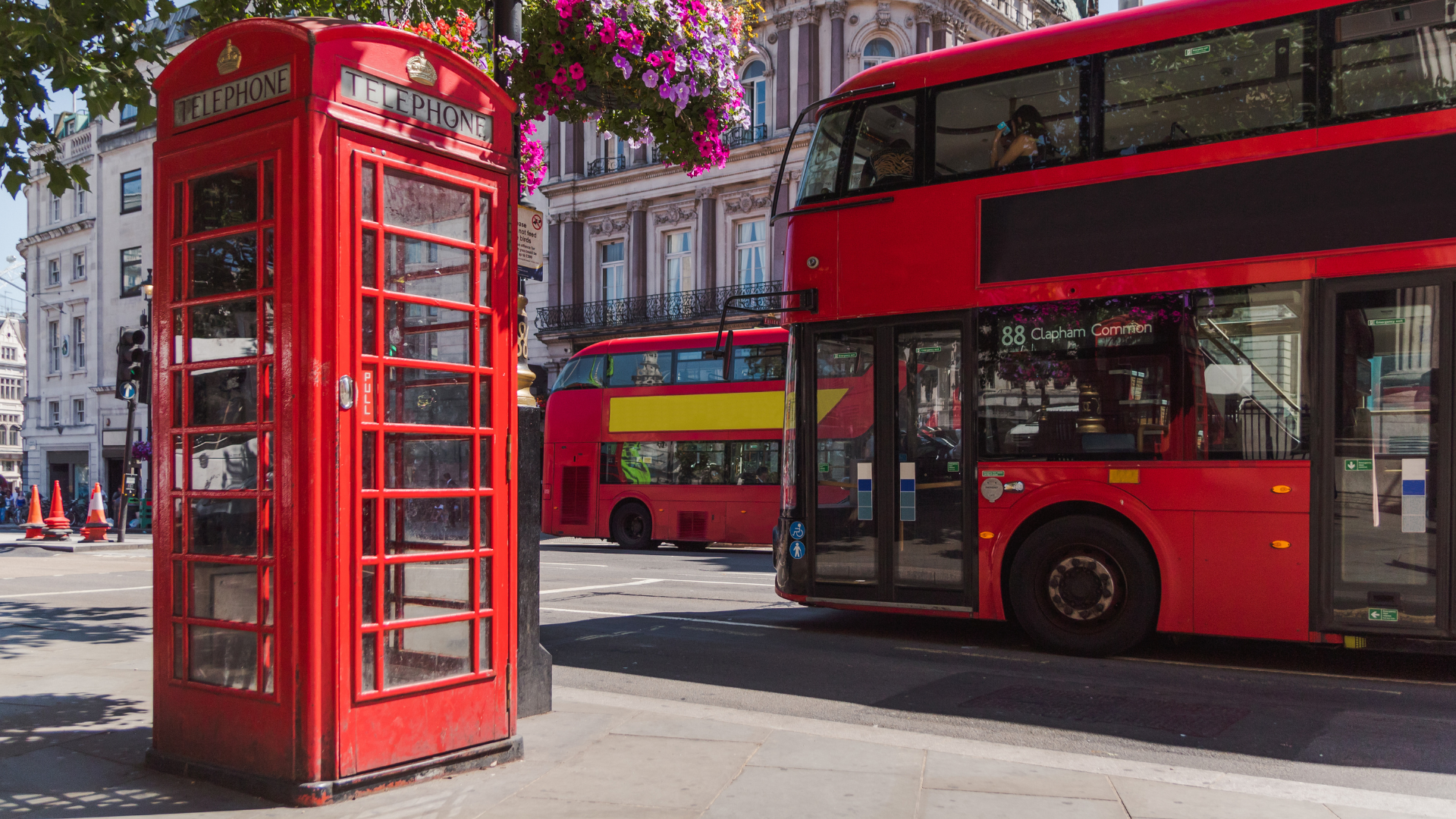 An image representing downtown London. Photo by: canva.com.