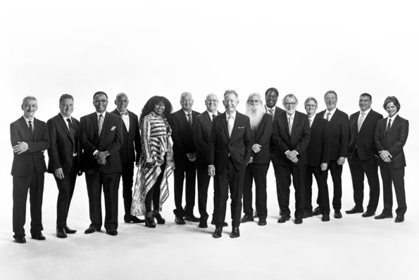 Lyle Lovett and band. Photo by: Michael Wilson / Sacks & Co.